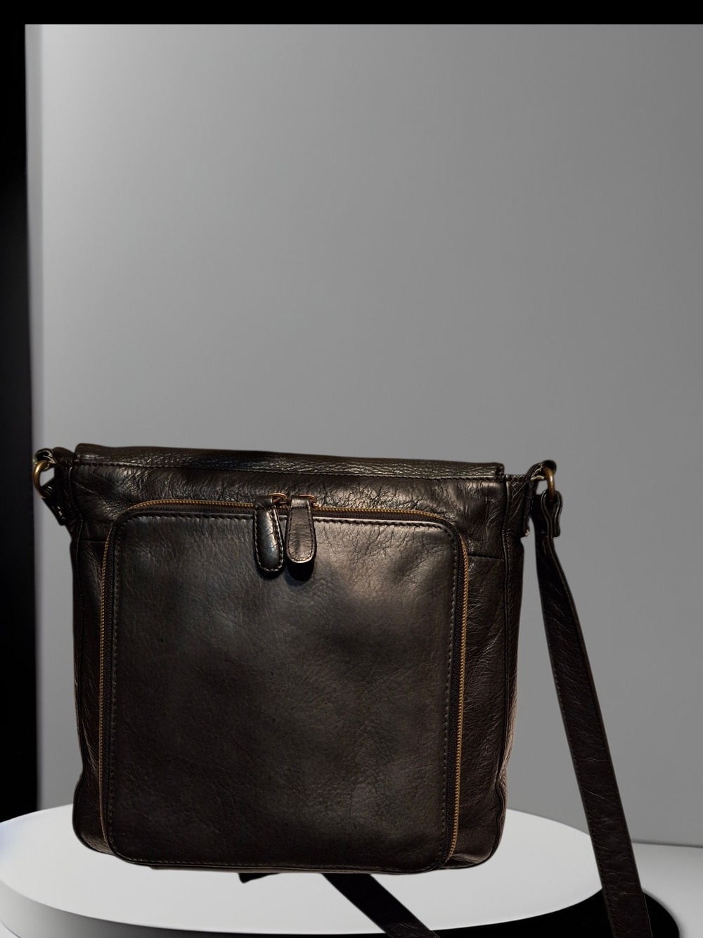 Vintage Fossil Black Leather Crossbody Bag - Classic Everyday Shoulder Bag - Picture 2 of 7